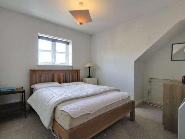 Flat for sale in Reading