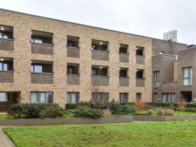Flat for sale in London Borough of Croydon, Greater London