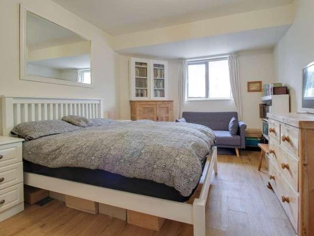 Flat for sale in Lewes, Iford