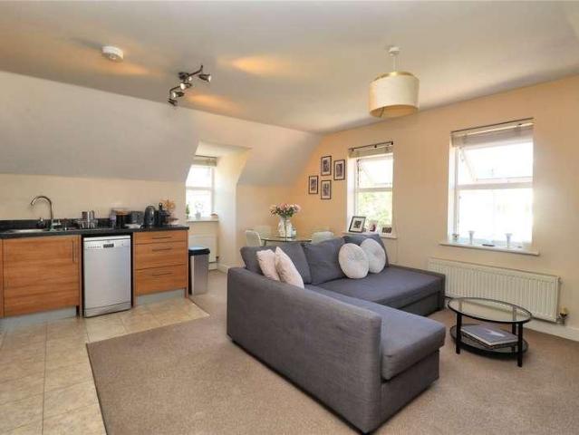 Flat for sale in Horsell, Woking
