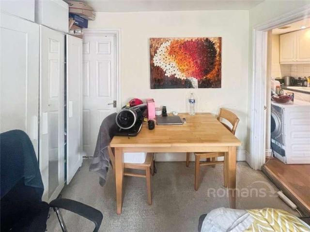 Flat for sale in North Town, Aldershot