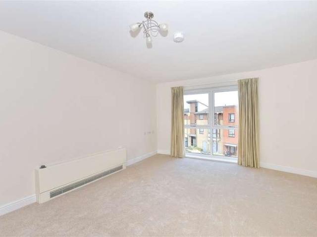 Flat for sale in Three Bridges, Glynde