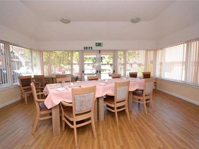 Flat for sale in Holland-on-Sea, Dale Hill