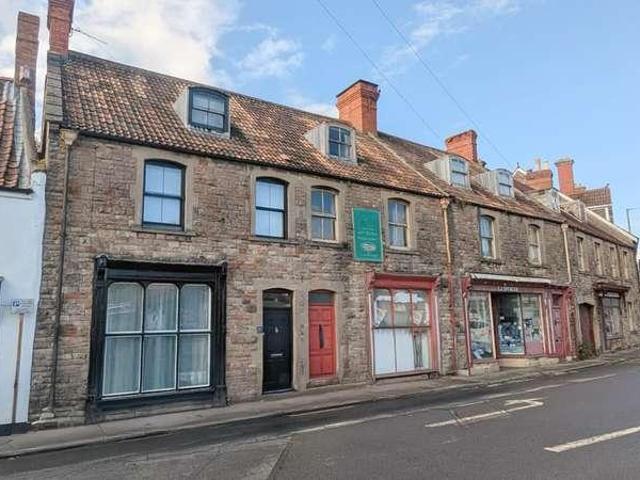 Flat for sale in Wells, Somerset