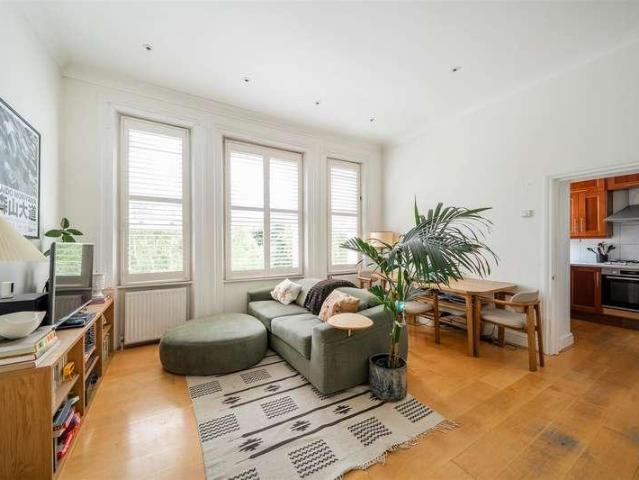 Flat for sale in Belsize Park, Primrose Hill