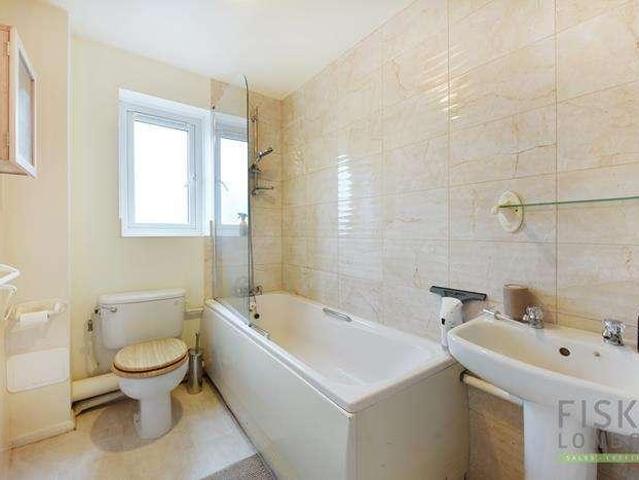 Flat for sale in Isle Of Dogs, Greater London
