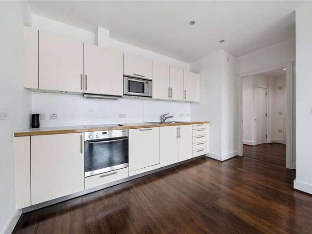 Flat for sale in Crouch End, Greater London
