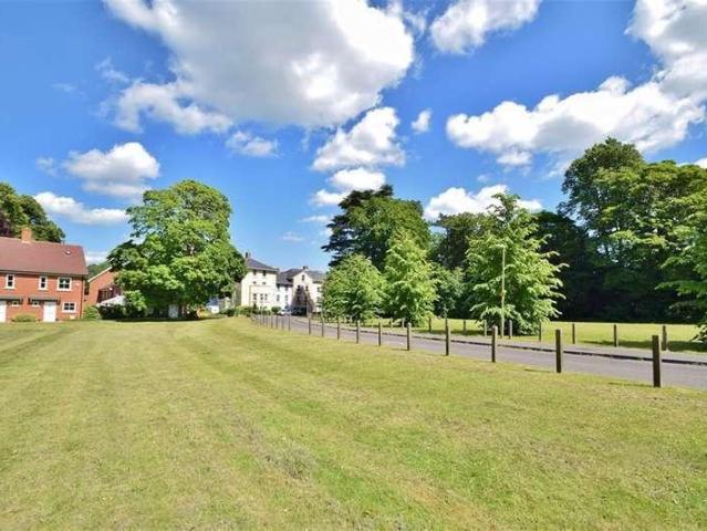 Flat for sale in Fulflood, Hampshire