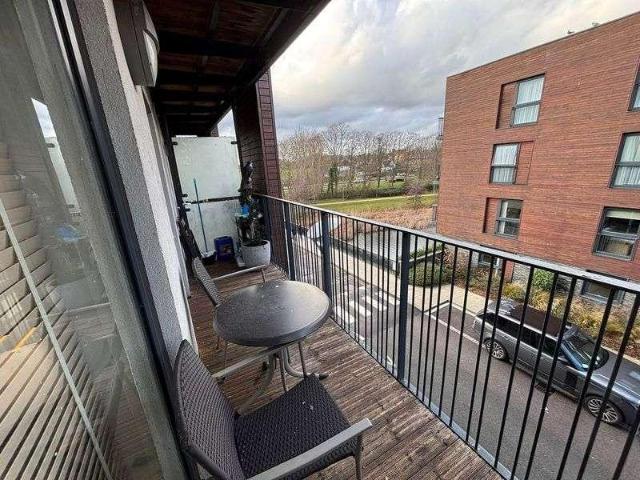 Flat for sale in Little Stanmore, Greater London