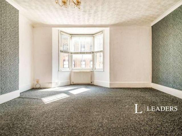 Flat for sale in West Worthing, Worthing