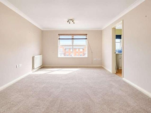 Flat for sale in Greater London