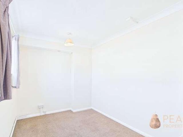Flat for sale in Fishersgate, West Sussex