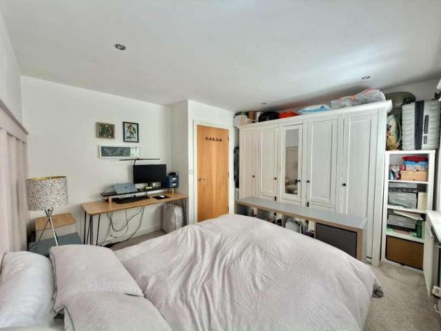 Flat for sale in Chorlton-cum-Hardy, Manchester