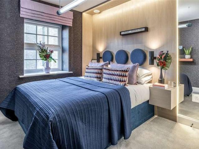 Flat for sale in Slough