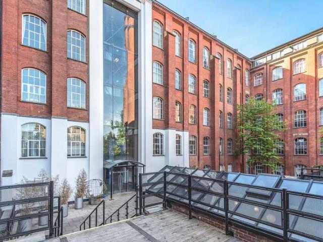Flat for sale in Old Ford, Bow