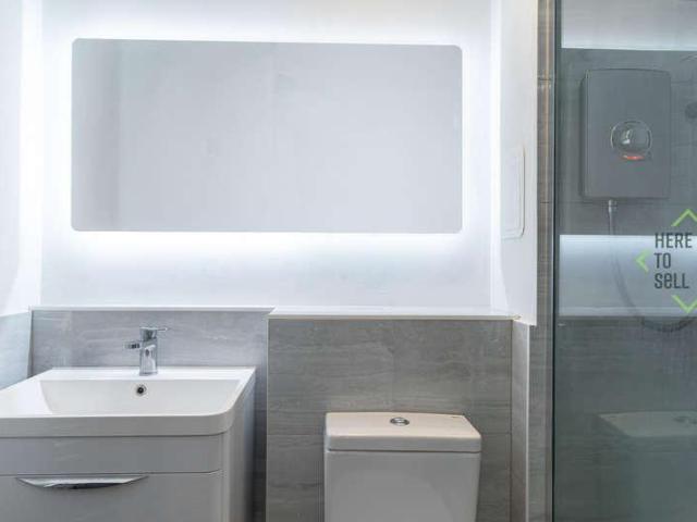 Flat for sale in Tower Hill, Greater London