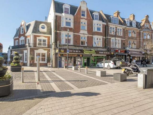 Flat for sale in Red Hill, Surrey