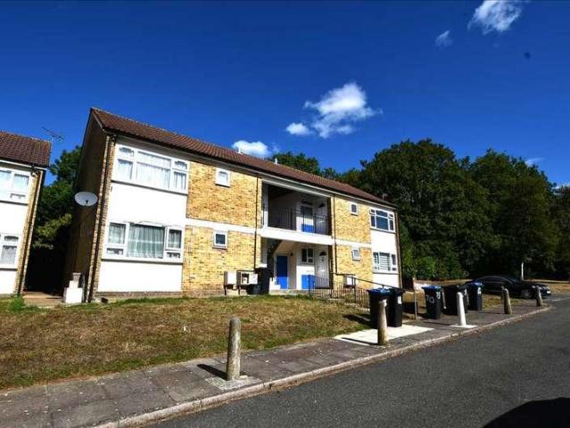 Flat for sale in Edmonton, Greater London