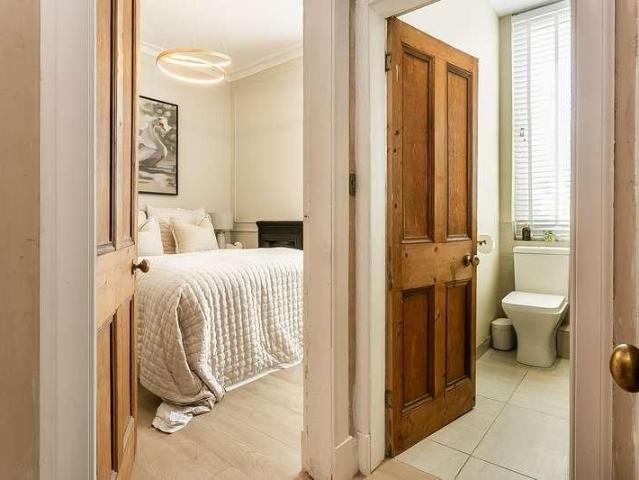Flat for sale in Moat, Slateford