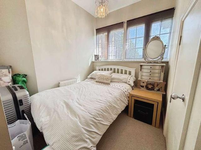 Flat for sale in Evershot, Oxfordshire