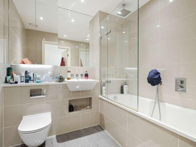Flat for sale in London Borough of Croydon, Greater London