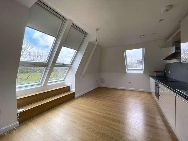 Flat for sale in Pachesham Park, Surrey