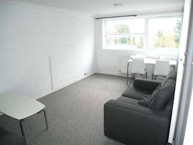 Flat for sale in Hendon, Greater London