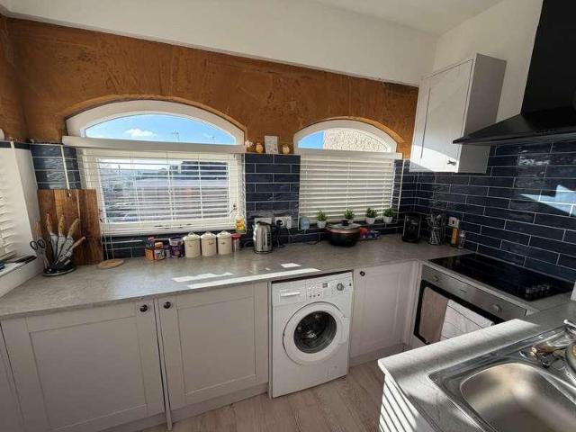 Flat for sale in Northampton, Northamptonshire