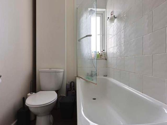 Flat for sale in Winchmore Hill, Palmers Green