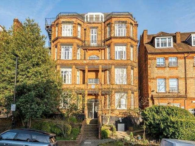 Flat for sale in Belsize Park, Greater London