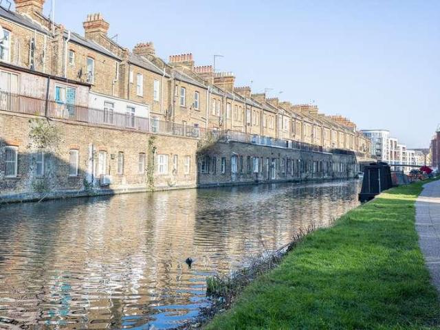 Flat for sale in Portobello Square, Greater London