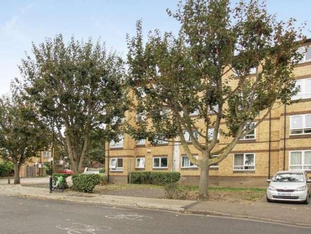 Flat for sale in Astley Estate, Greater London