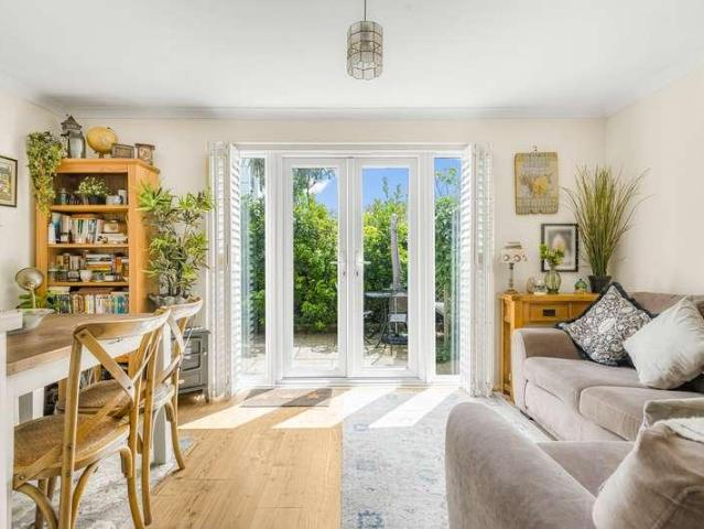 Flat for sale in West End, Blackhills