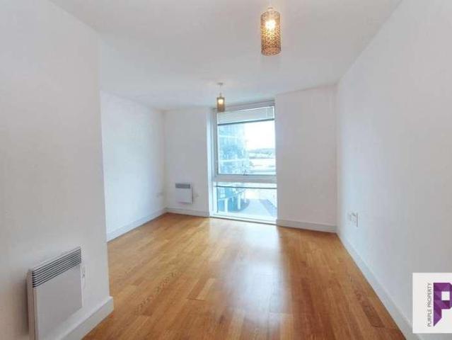 Flat for sale in Brompton, Gillingham