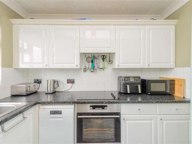 Flat for sale in Lessness Heath, Greater London