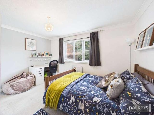 Flat for sale in Newtown, Reading