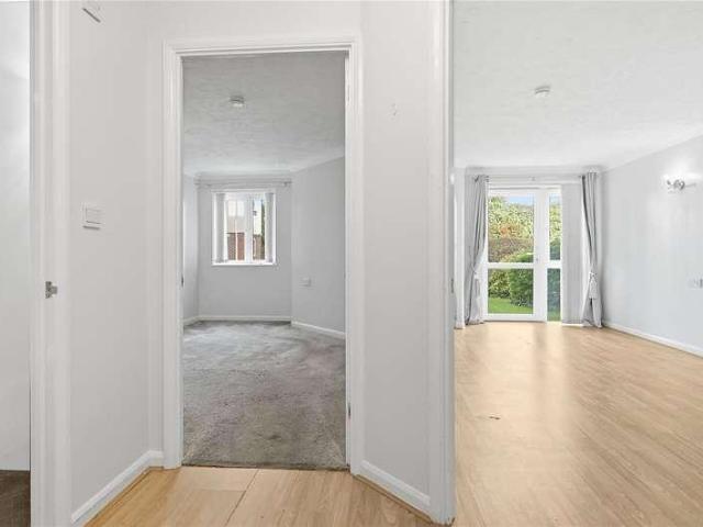 Flat for sale in North Shoebury, Alton Barnes