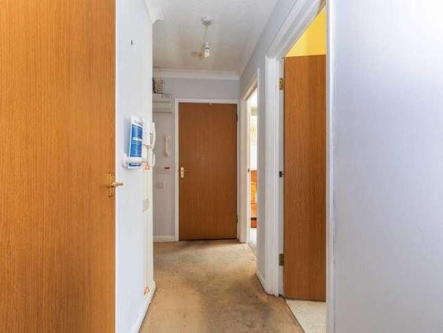 Flat for sale in Furze Platt, Maidenhead