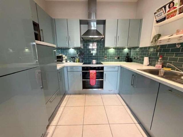Flat for sale in Highfield, Pouchen End