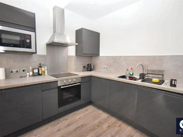 Flat for sale in Calderstones