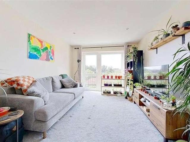 Flat for sale in Fishersgate, West Sussex