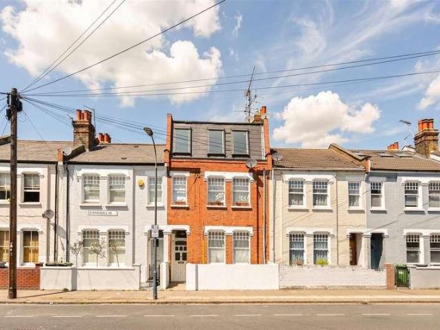 Flat for sale in Fulham, Sands End