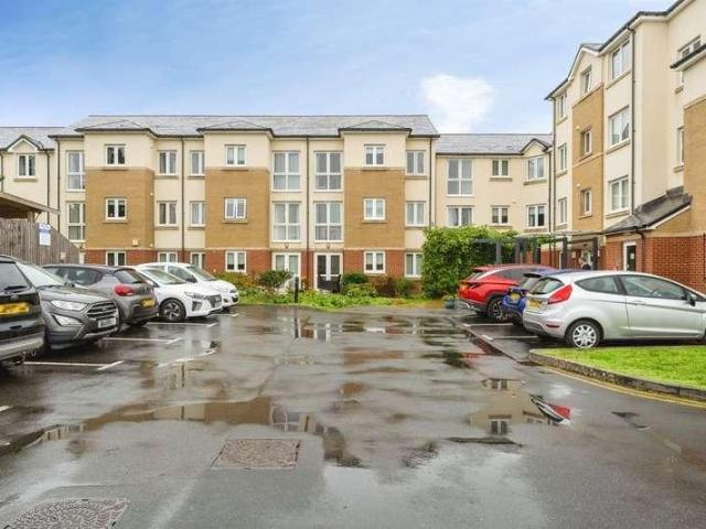 Flat for sale in Upper Loughor, Gorseinon
