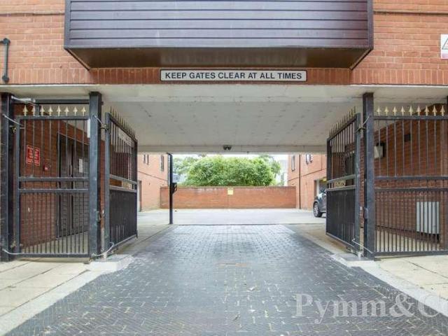 Flat for sale in Lakenham, Norwich