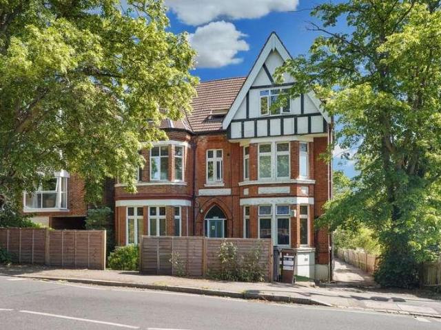 Flat for sale in London Borough of Croydon, South Norwood