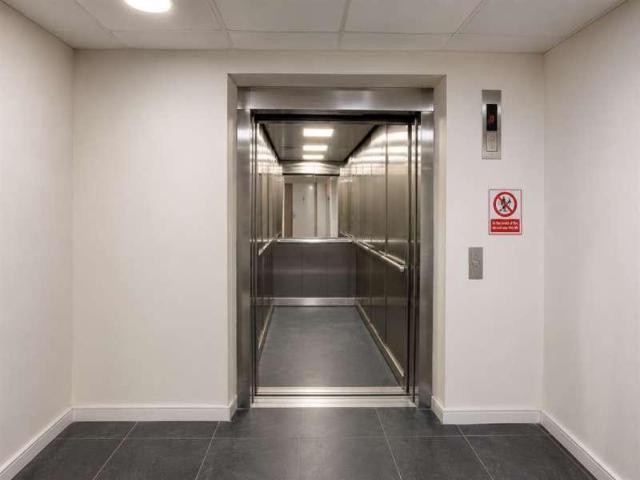 Flat for sale in Somers Town, Greater London