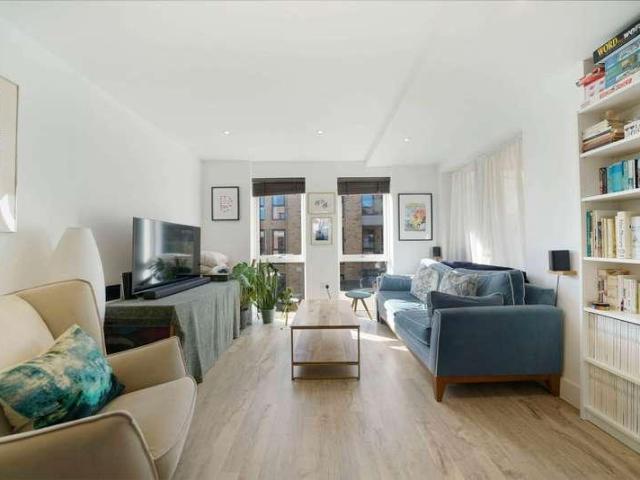 Flat for sale in Plashet, Greater London