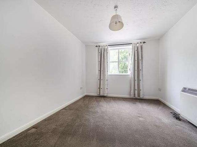 Flat for sale in Winkfield
