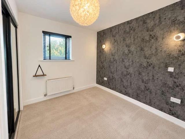 Flat for sale in Shirley, City Of Southampton