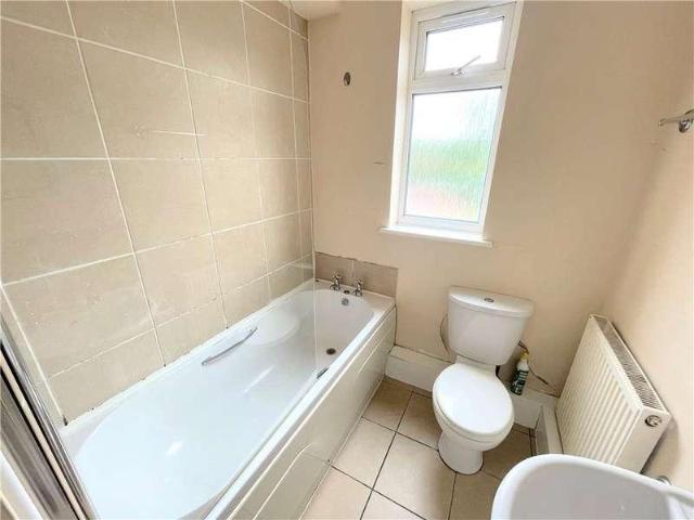 Flat for sale in Barbourne, Worcestershire
